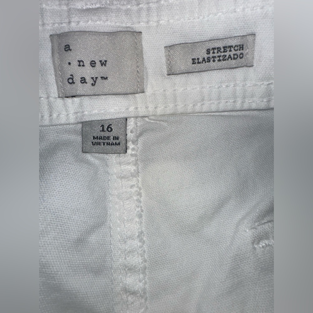 🆕 A New Day Women's 16 White Utility Shorts Cotton Stretch Flap Pockets - Picture 5 of 6